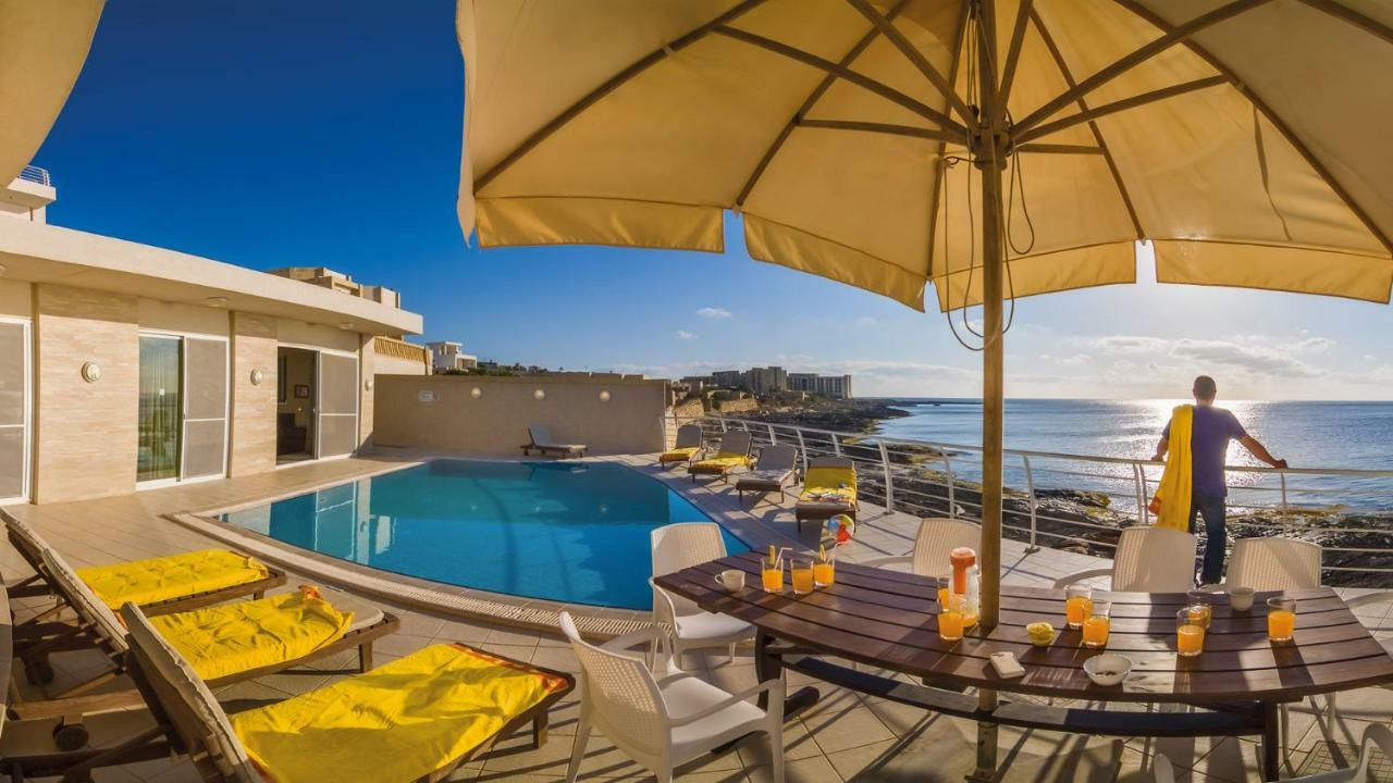 Watersedge Villa *
